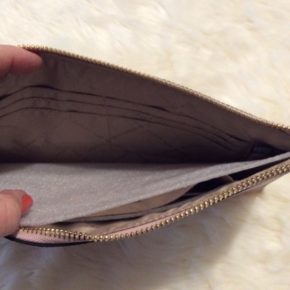 New MICHAEL KORS Pink Leather Clutch Wristlet BAG - Picture 4 of 7